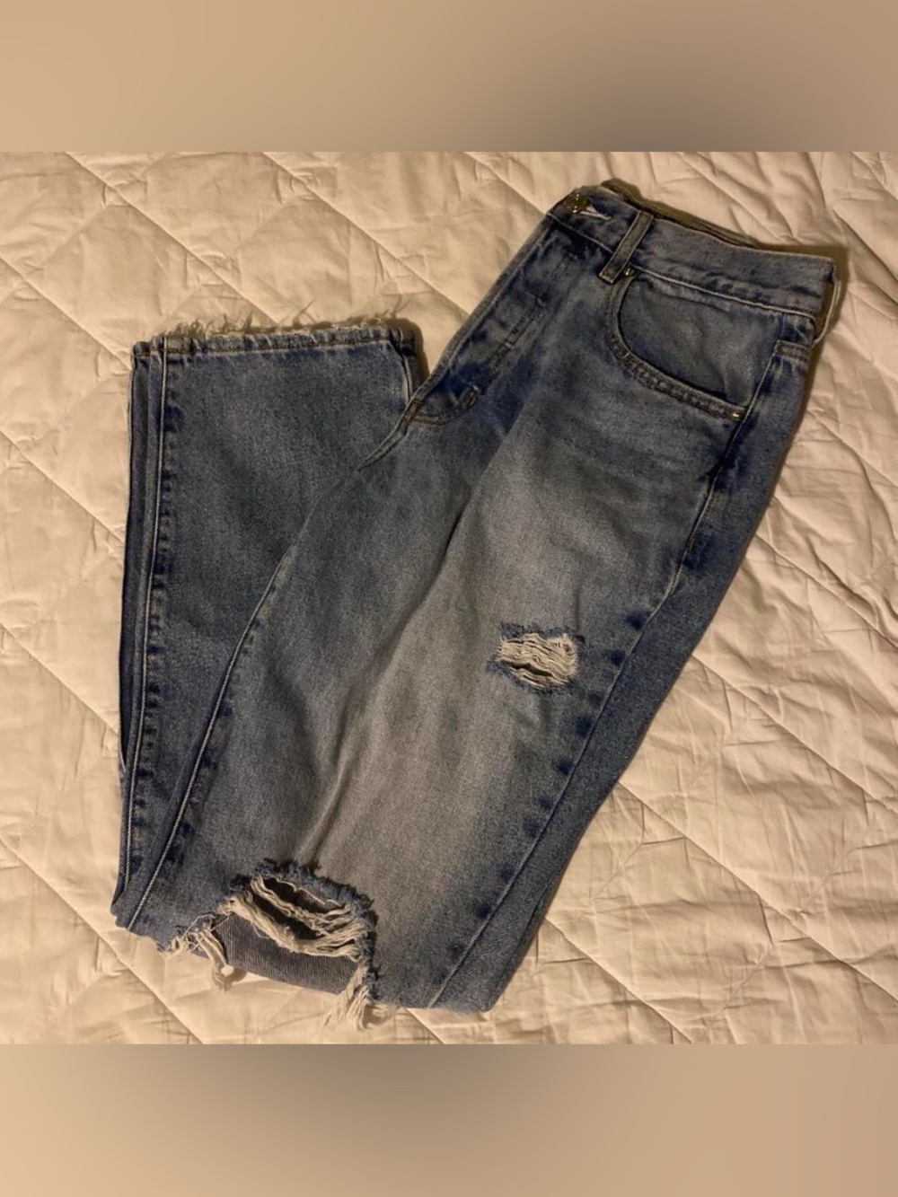 PacSun Women's Straight Leg Distressed Jeans - Medium Blue